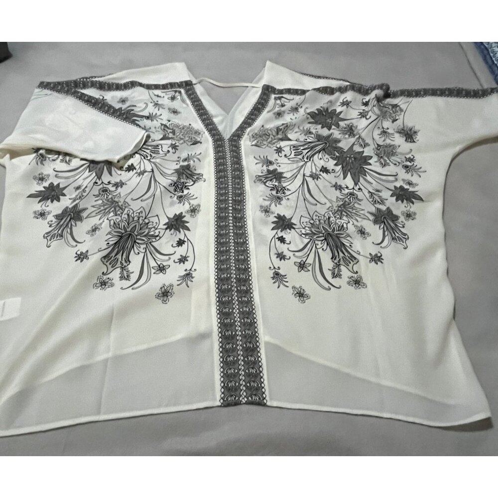 Floral Embroidered Ivory V-Neck Blouse Rose+Olive XL 100% Polyester - Picture 2 of 7